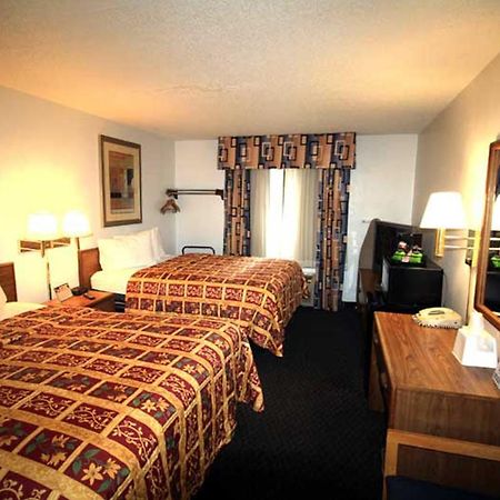 Norwood Inn And Suites - Minneapolis-St Paul רוזוויל מראה חיצוני תמונה