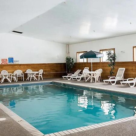 Norwood Inn And Suites - Minneapolis-St Paul רוזוויל מראה חיצוני תמונה