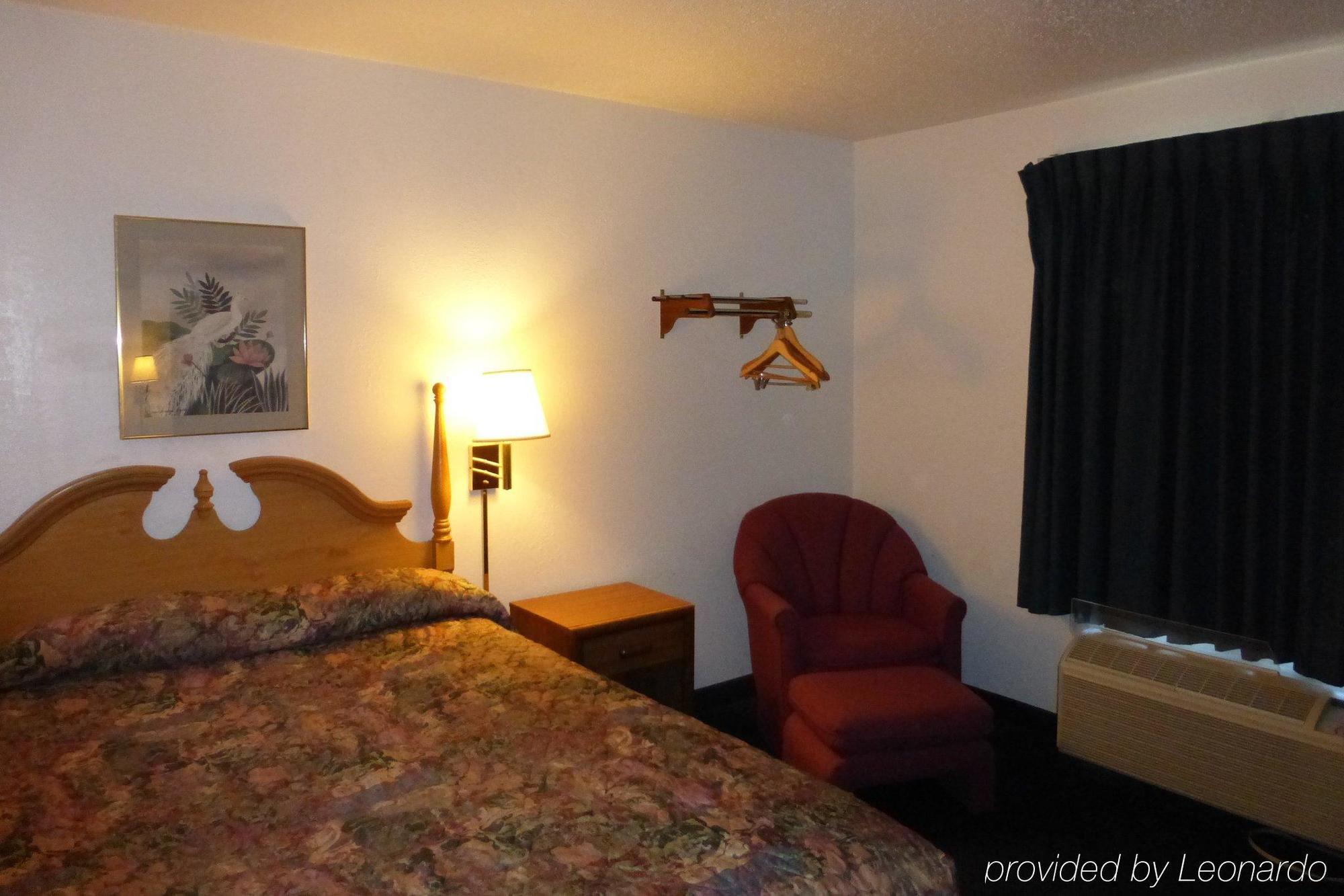 Norwood Inn And Suites - Minneapolis-St Paul רוזוויל מראה חיצוני תמונה