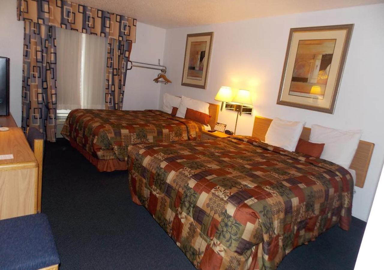 Norwood Inn And Suites - Minneapolis-St Paul רוזוויל מראה חיצוני תמונה