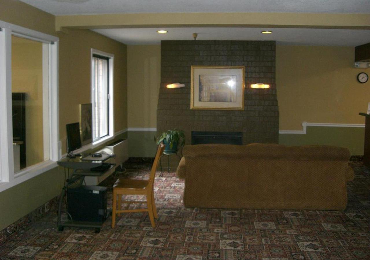 Norwood Inn And Suites - Minneapolis-St Paul רוזוויל מראה חיצוני תמונה