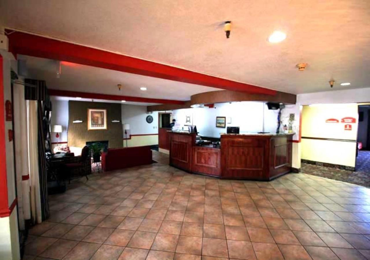 Norwood Inn And Suites - Minneapolis-St Paul רוזוויל מראה חיצוני תמונה