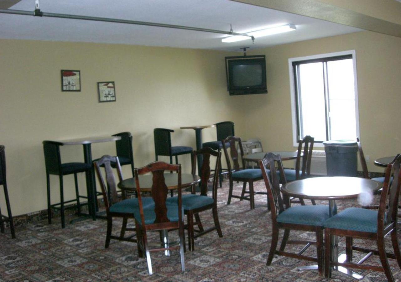 Norwood Inn And Suites - Minneapolis-St Paul רוזוויל מראה חיצוני תמונה